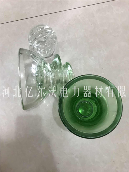 產(chǎn)品名稱(chēng)：玻璃針式絕緣子16
